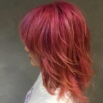 セルフ黒染めやブリーチを繰り返した髪を限界まで明るくしてピンクに